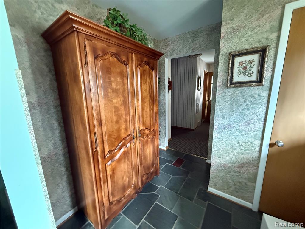 489 Chalfonte Avenue, Grosse Pointe Farms, MI 48236 — Photo 9