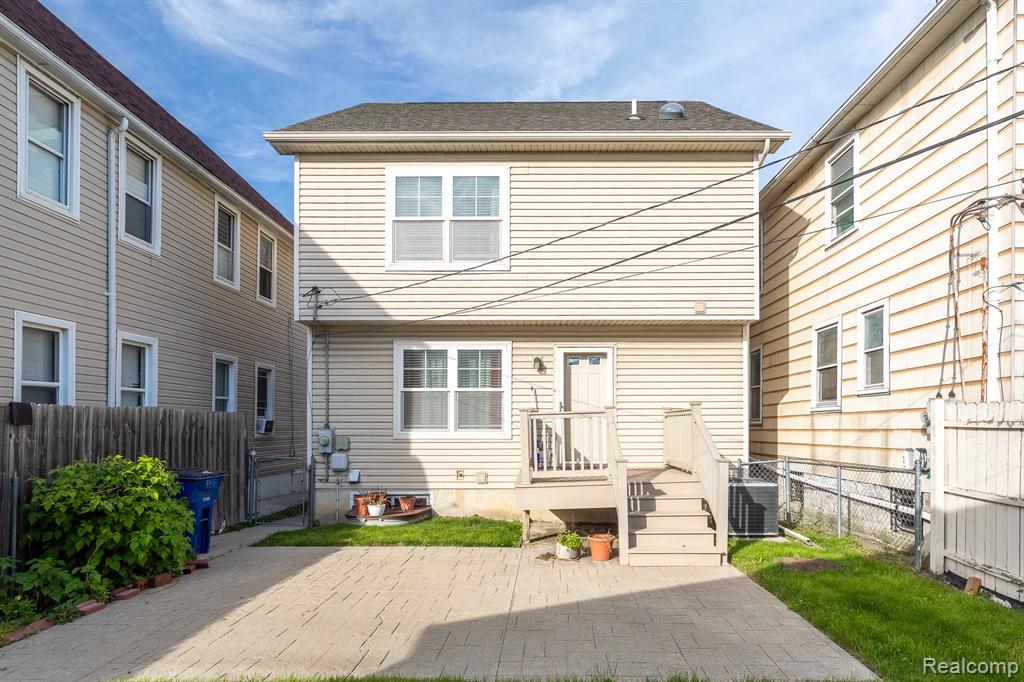 9345 Mitchell Street, Hamtramck, MI 48212 — Photo 20