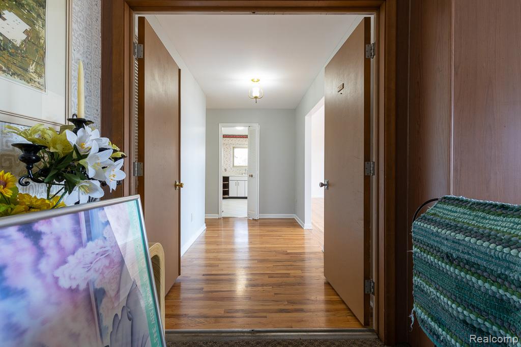 4047 W MAPLE Road, Bloomfield Hills, MI — Photo 8