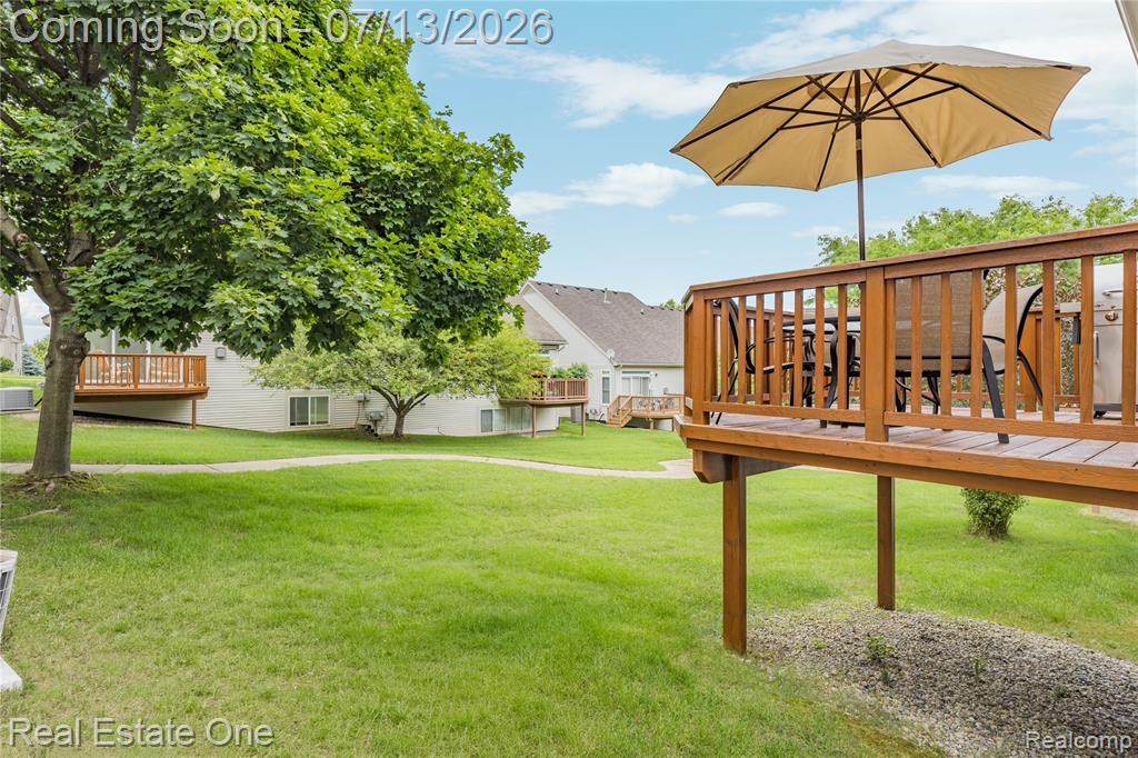 8206 Timber Trail, 82, White Lake, MI — Photo 33