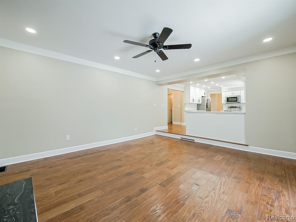 21964 Sunrise Boulevard, Novi, MI — Photo 4