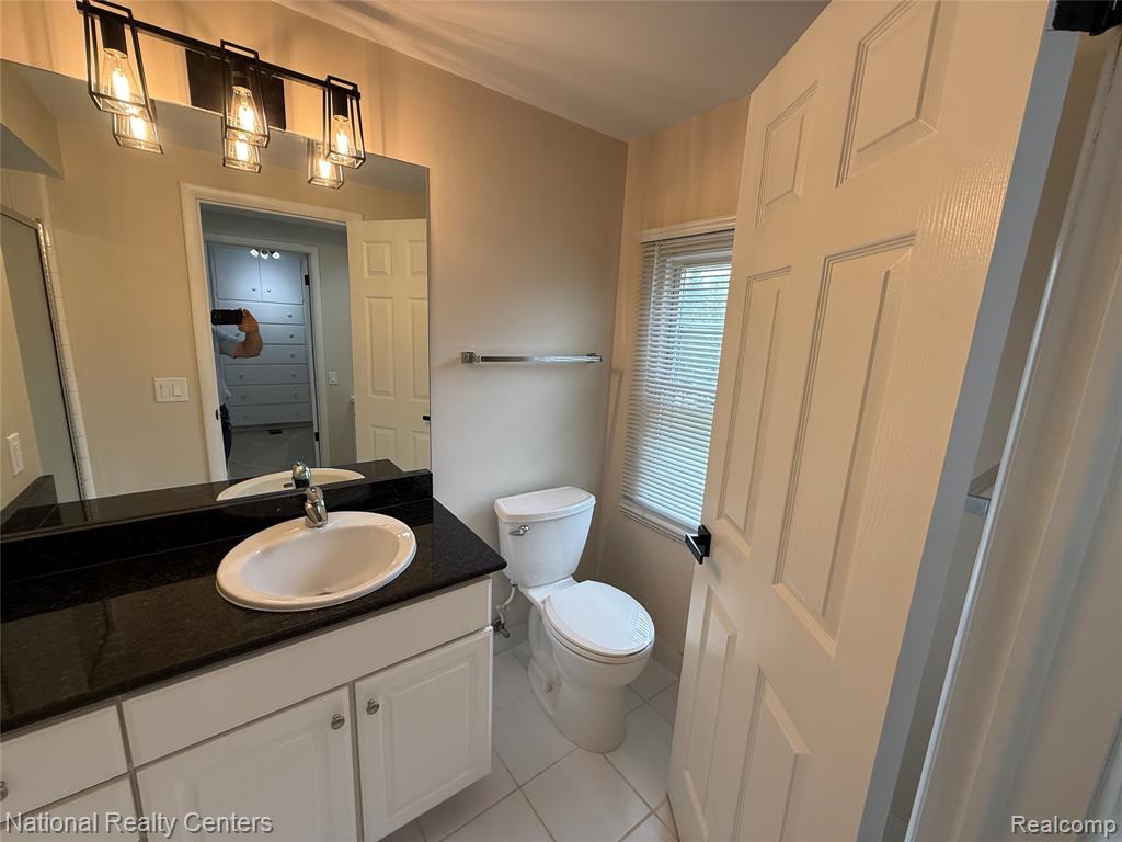 5888 Red Coat Lane, West Bloomfield, MI — Photo 39