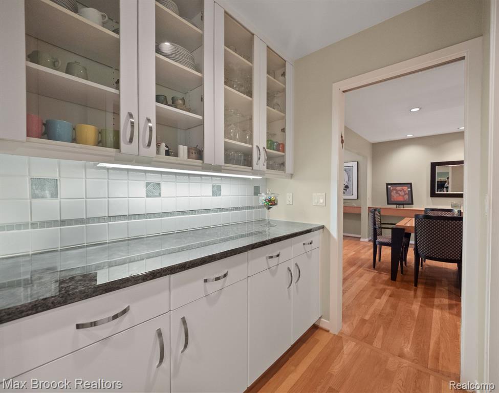 6224 Bromley Court, West Bloomfield, MI — Photo 12