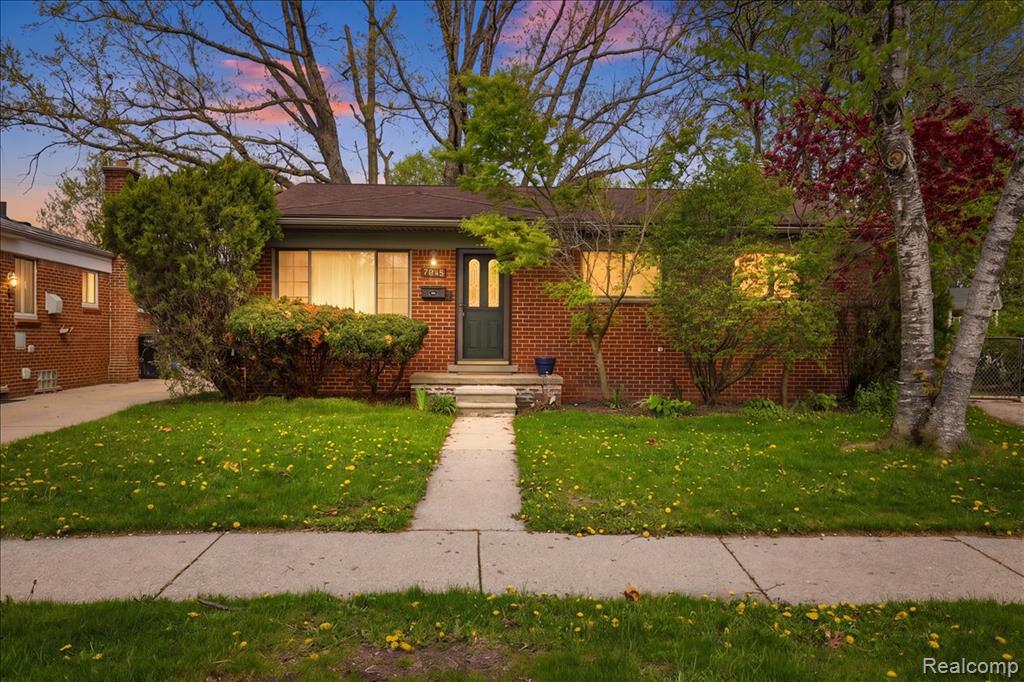 28146 Park Court, Madison Heights, MI 48071 — Photo 2