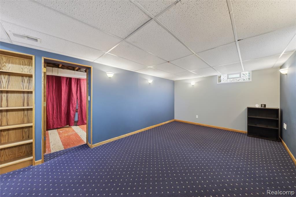 9818 Roseland Street, Livonia, MI 48150 — Photo 31