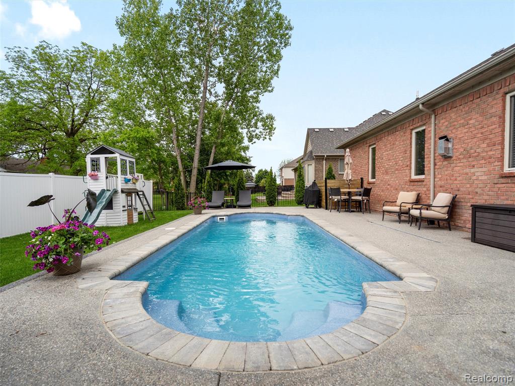 45877 ANDREW Drive, Macomb, MI 48044 — Photo 40