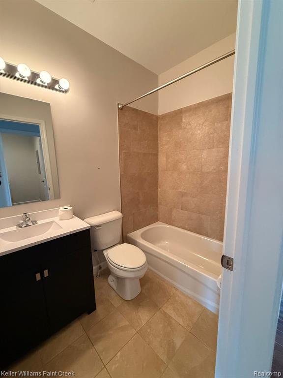 405 Legato Drive Drive, Walled Lake, MI 48390 — Photo 16