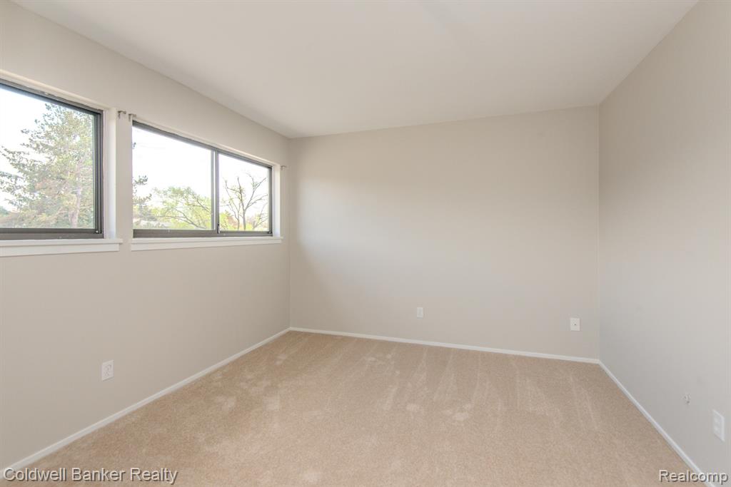 759 PENINSULA, Ann Arbor, MI 48105 — Photo 38