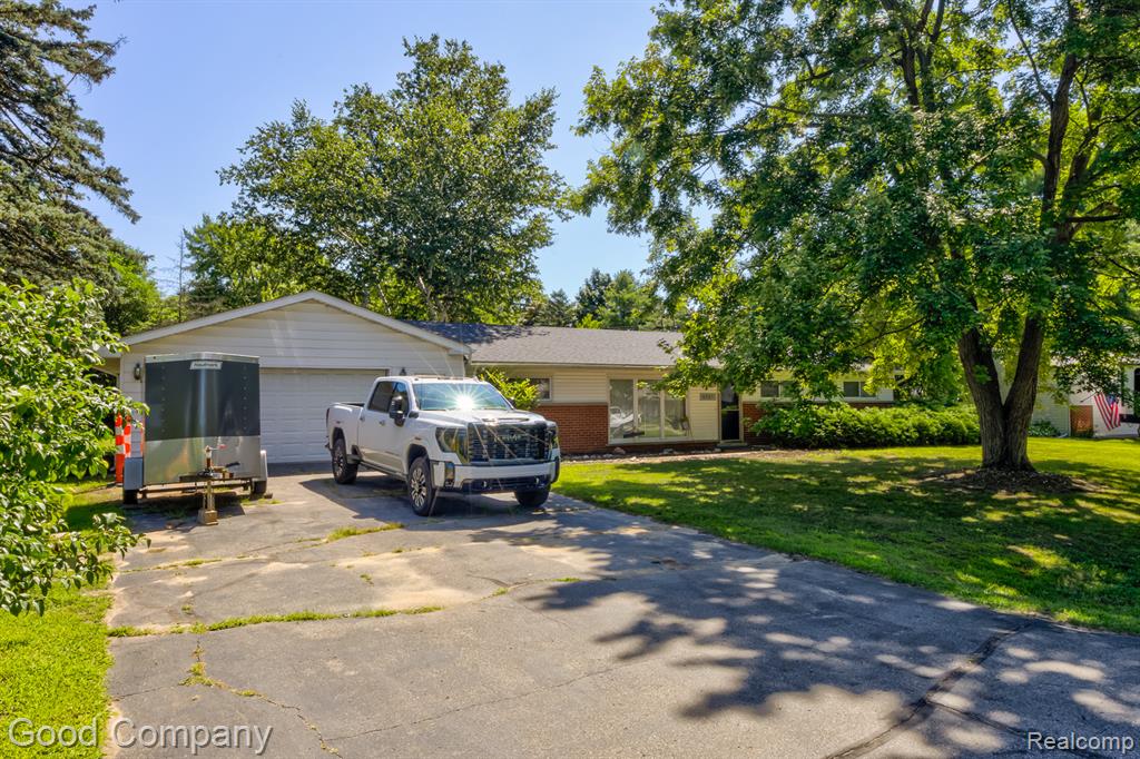 6327 Snow Apple Drive, Clarkston, MI — Photo 37