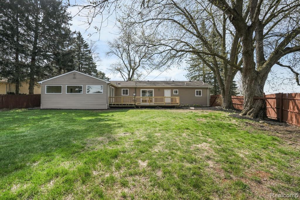 8898 Bishop Road, Brighton, MI 48116 — Photo 40
