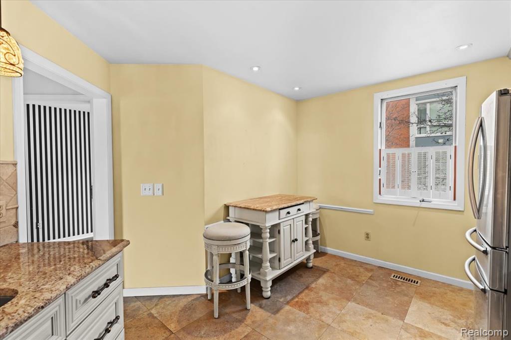 294 Main Sail Court, 22, Detroit, MI 48207 — Photo 12