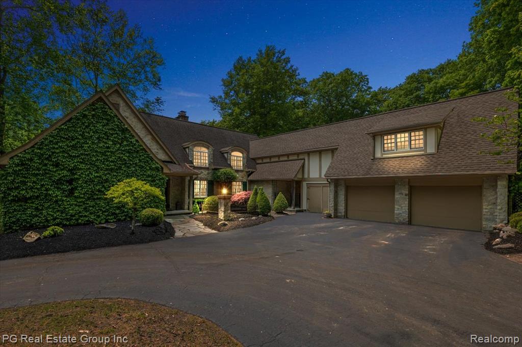 2536 ADDISON HILLS Court, Oxford, MI 48370 — Photo 2