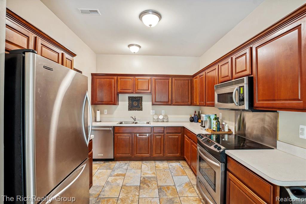 39640 ROCKCREST Lane, Northville, MI 48168 — Photo 8