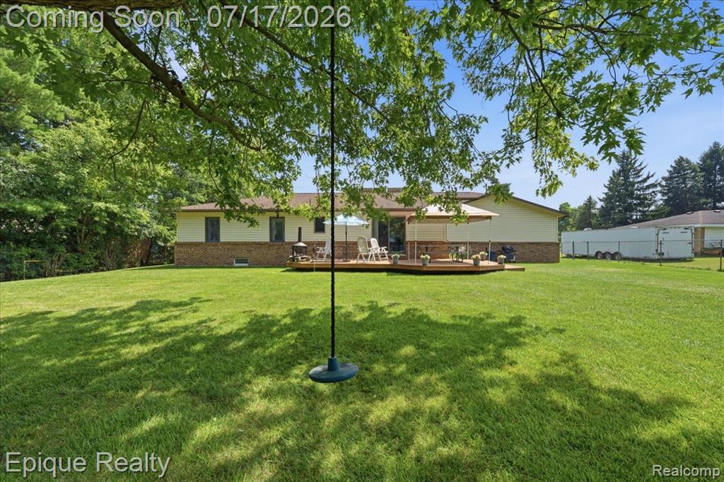 555 E Square Lake Road, Troy, MI 48085 — Photo 41
