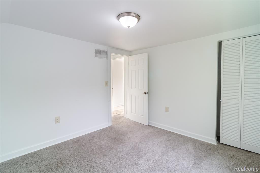 18844 Syracuse Street, Detroit, MI 48234 — Photo 24