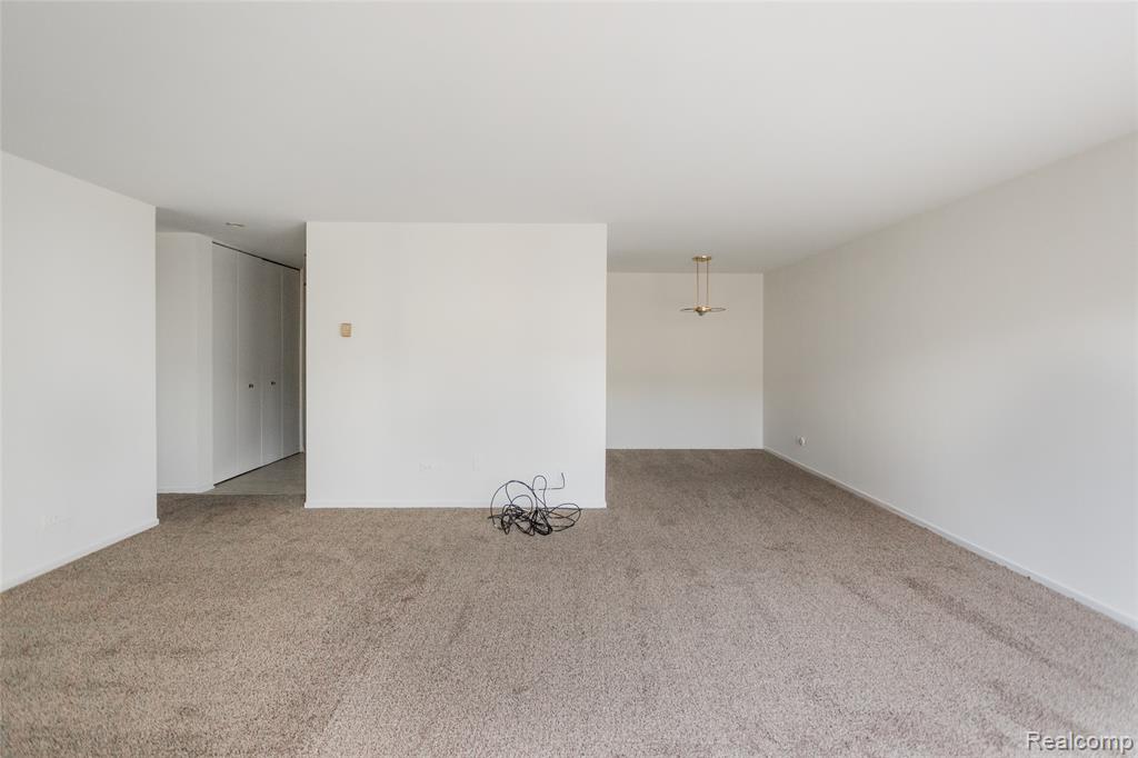 8200 E Jefferson Avenue, 1605, Detroit, MI 48214 — Photo 3