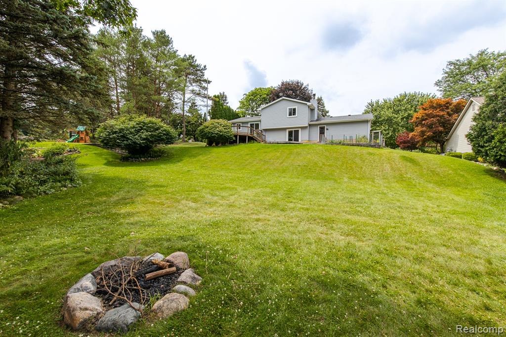 9618 Ridge Top Trail, Clarkston, MI 48348 — Photo 32