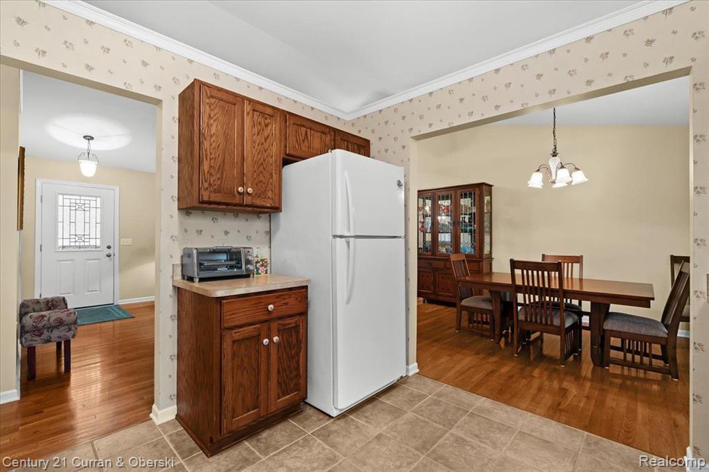 940 S HOWARD Street, Fenton, MI 48430 — Photo 15