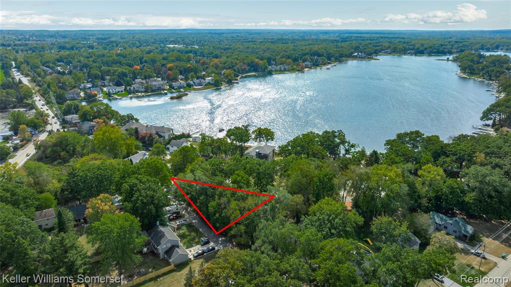8330 Dickert Street, Commerce Twp, MI 48382