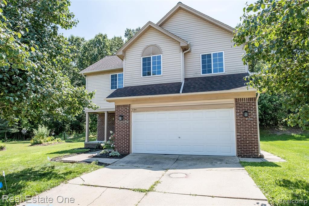 434 Converse Court, Lake Orion, MI 48362 — Photo 2