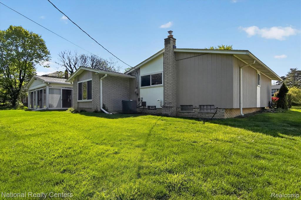 21730 Riverview Drive, Beverly Hills, MI 48025 — Photo 47