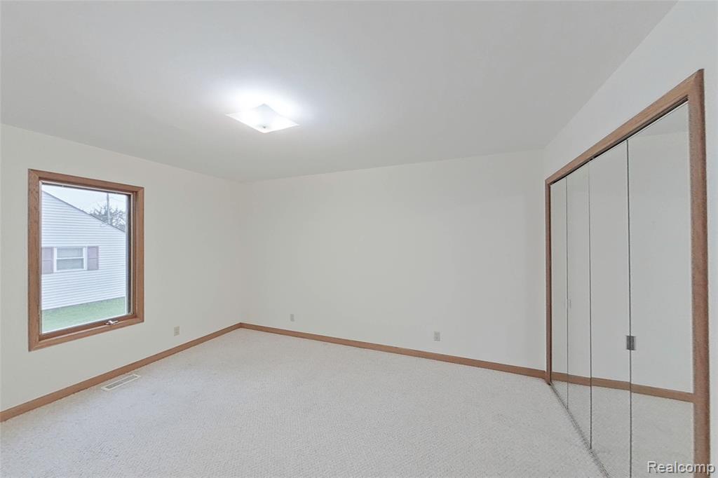 8844 RIVERSIDE Drive, Brighton, MI 48116 — Photo 21