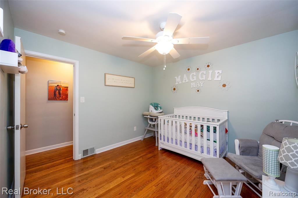 29454 Barton Street, Garden City, MI — Photo 14
