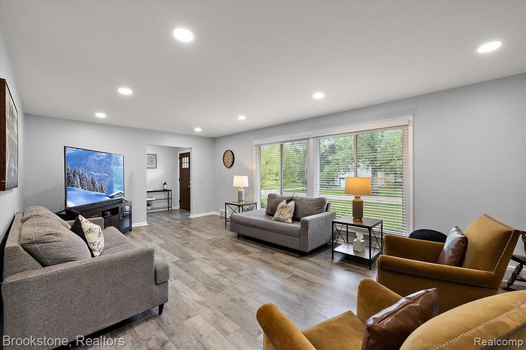 711 Hickory Heights Drive, Bloomfield Hills, MI 48304 — Photo 9