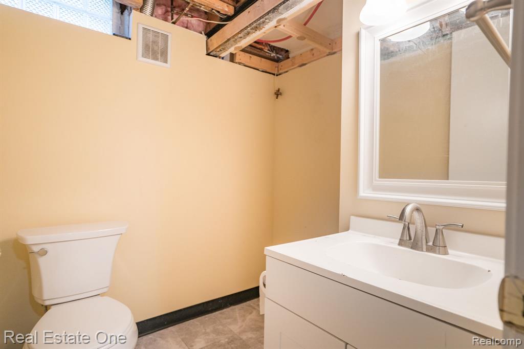4995 Stoddard Drive, Troy, MI 48085 — Photo 32