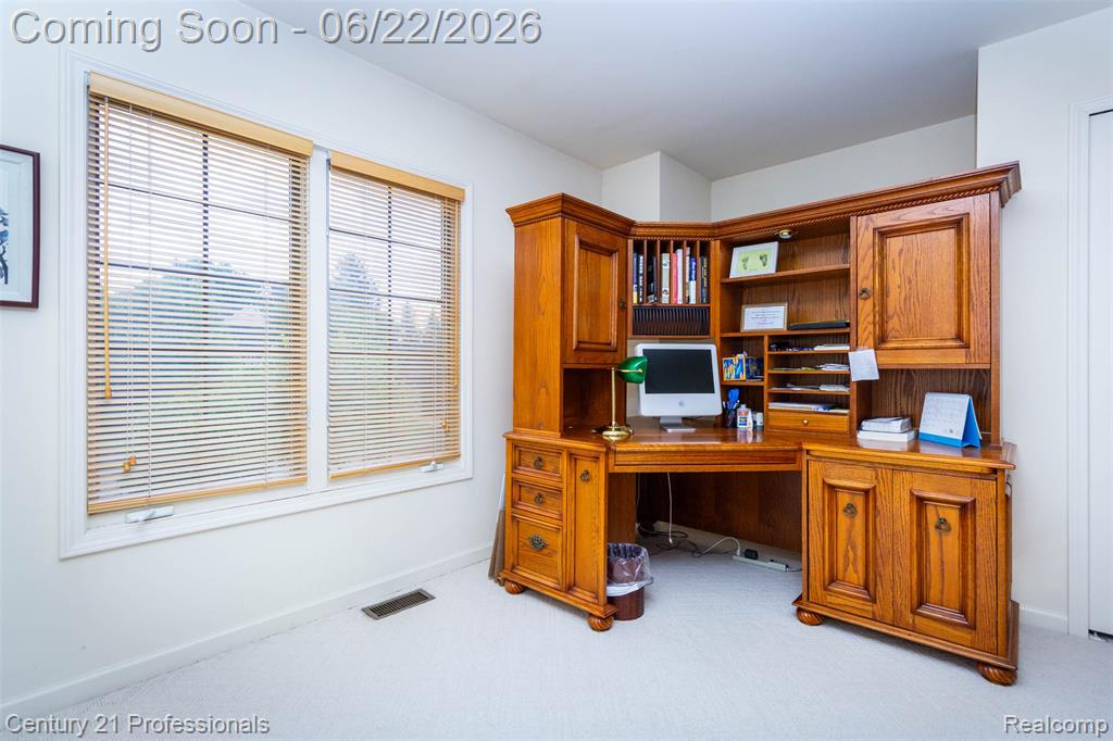 8225 Brookstone Lane, Clawson, MI 48348 — Photo 28