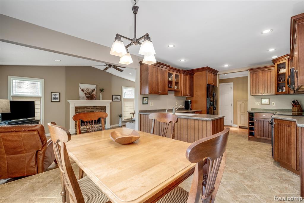 719 TEN POINT Drive, Rochester Hills, MI 48309 — Photo 13