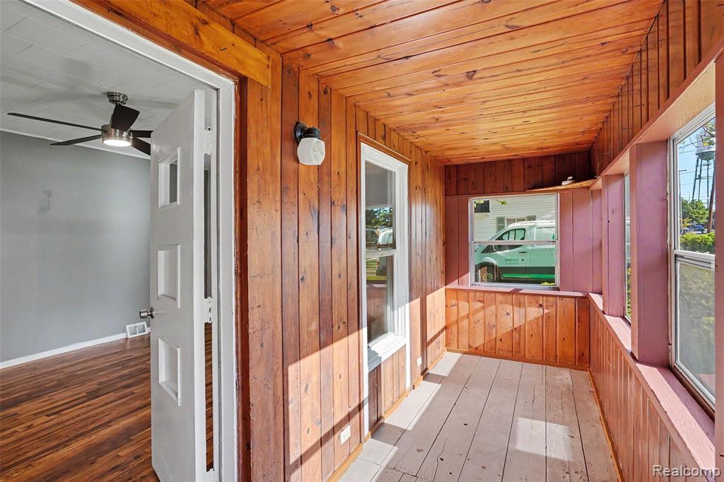 512 S Broad Street, Holly, MI 48442 — Photo 2