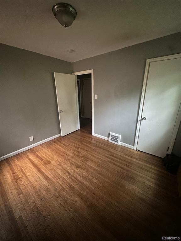 20413 Kingsville Street, Harper Woods, MI 48225 — Photo 19