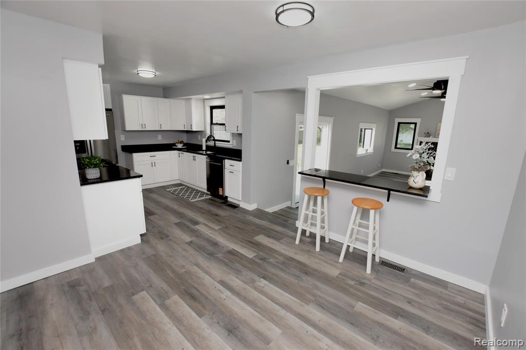5187 Lippincott Boulevard, Burton, MI 48519 — Photo 5