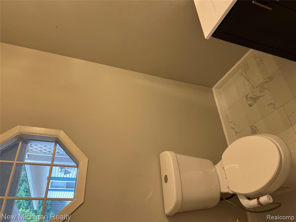 5658 DRAKE HOLLOW Drive E, West Bloomfield, MI — Photo 12