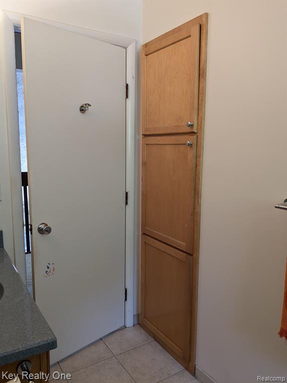 150 PORTER Lane, Leonard, MI 48367 — Photo 38
