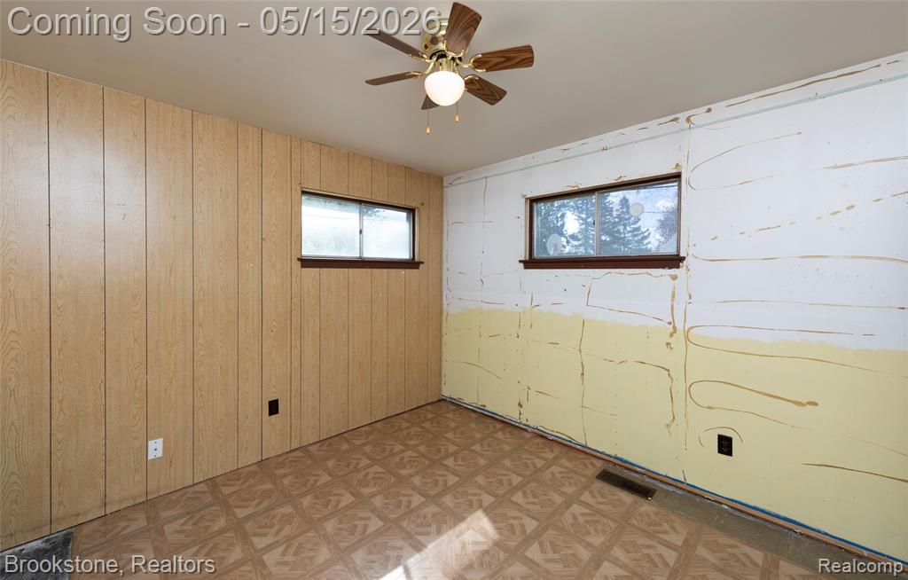 250 NOBLE, Milford, MI 48381 — Photo 24