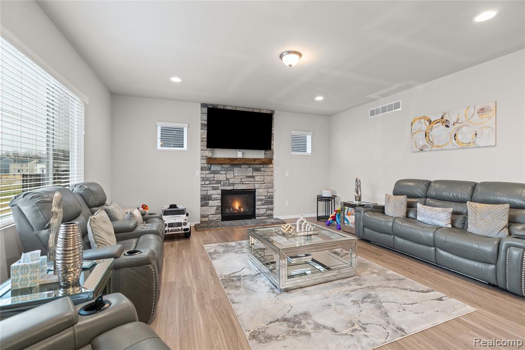 320 Hidden River E, Holly, MI 48442 — Photo 18