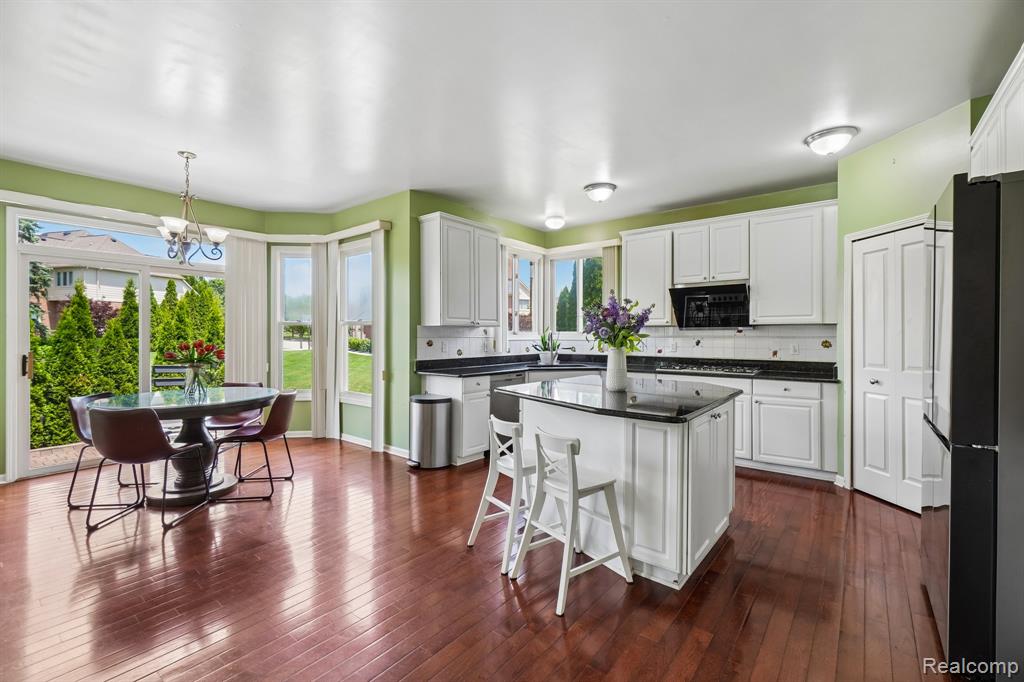 45896 Lathum Drive, Novi, MI — Photo 10