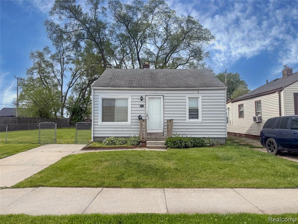 2266 John B Avenue, Warren, MI 48091