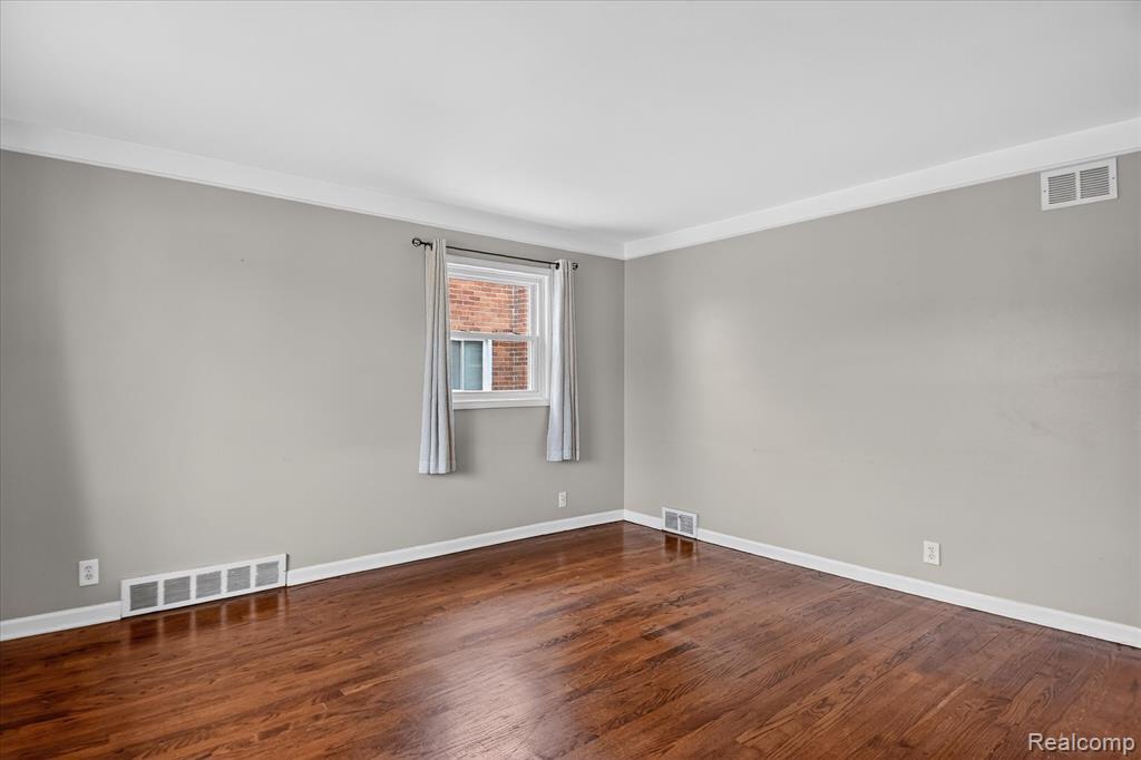 830 Mapleknoll Avenue, Madison Heights, MI 48071 — Photo 8