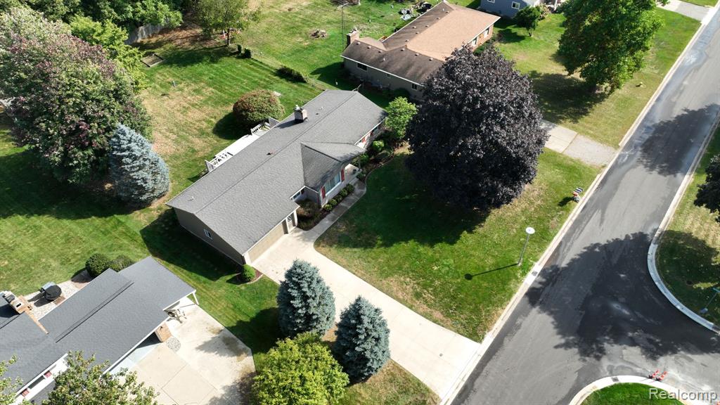 5204 Applewood Drive, Flushing, MI 48433 — Photo 20