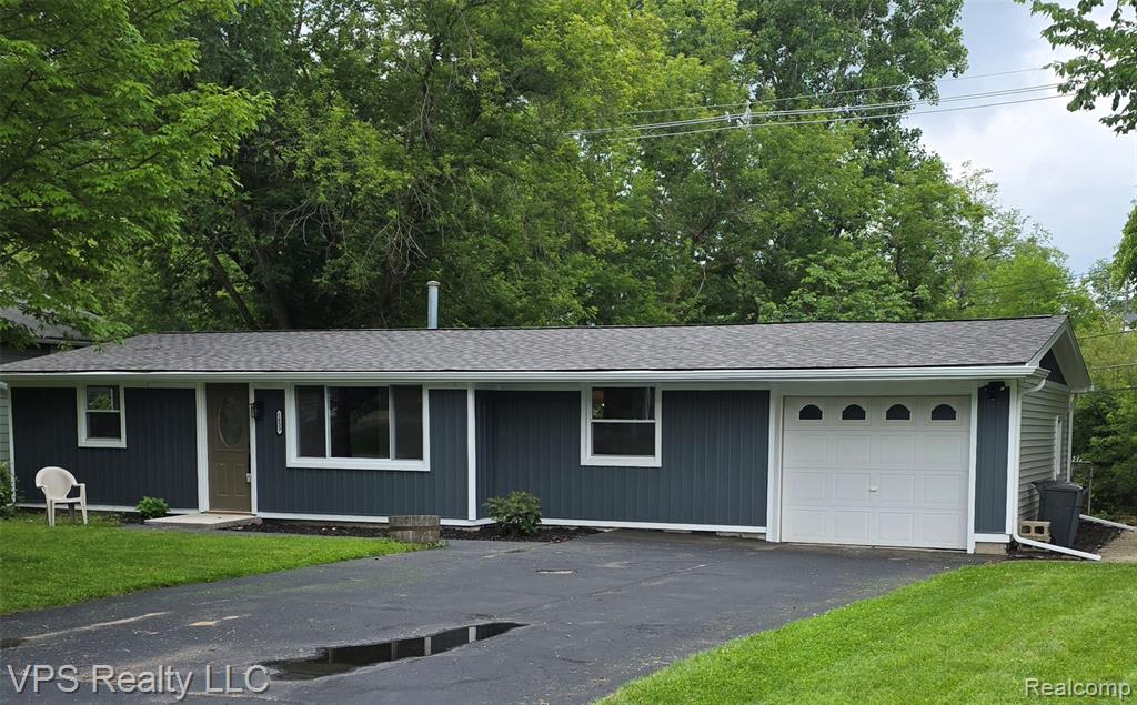 1853 Payson Road, Walled Lake, MI 48390