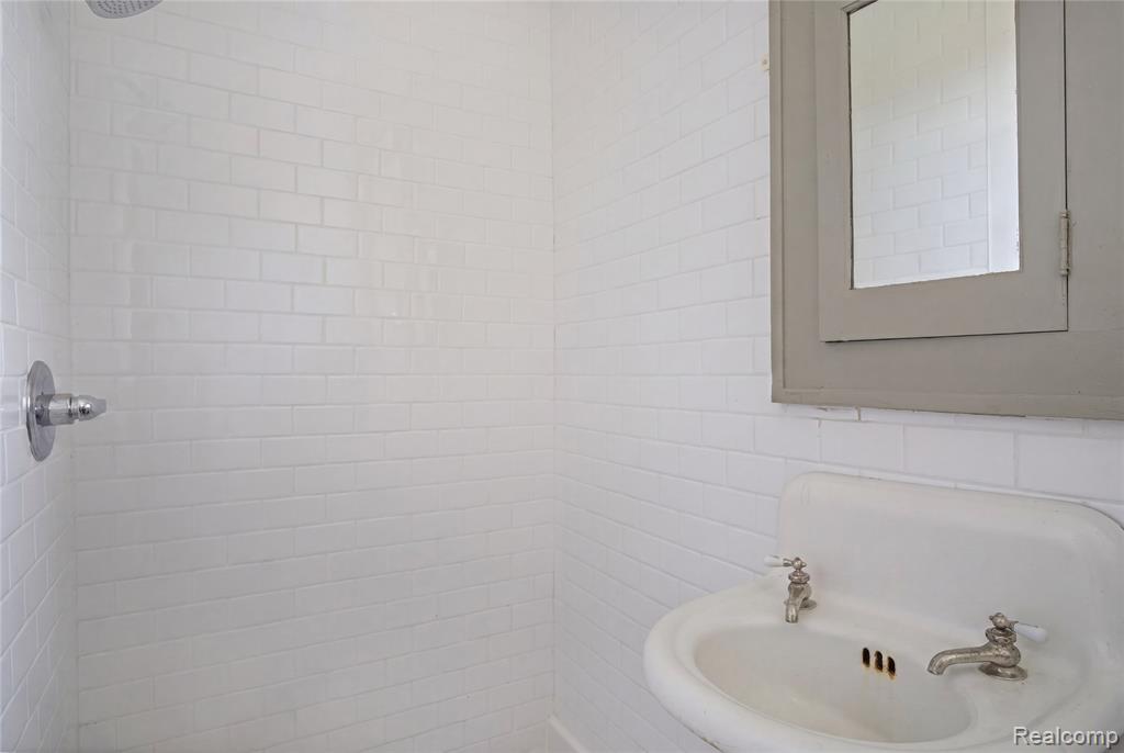 841 W Boston Boulevard, Detroit, MI 48202 — Photo 49