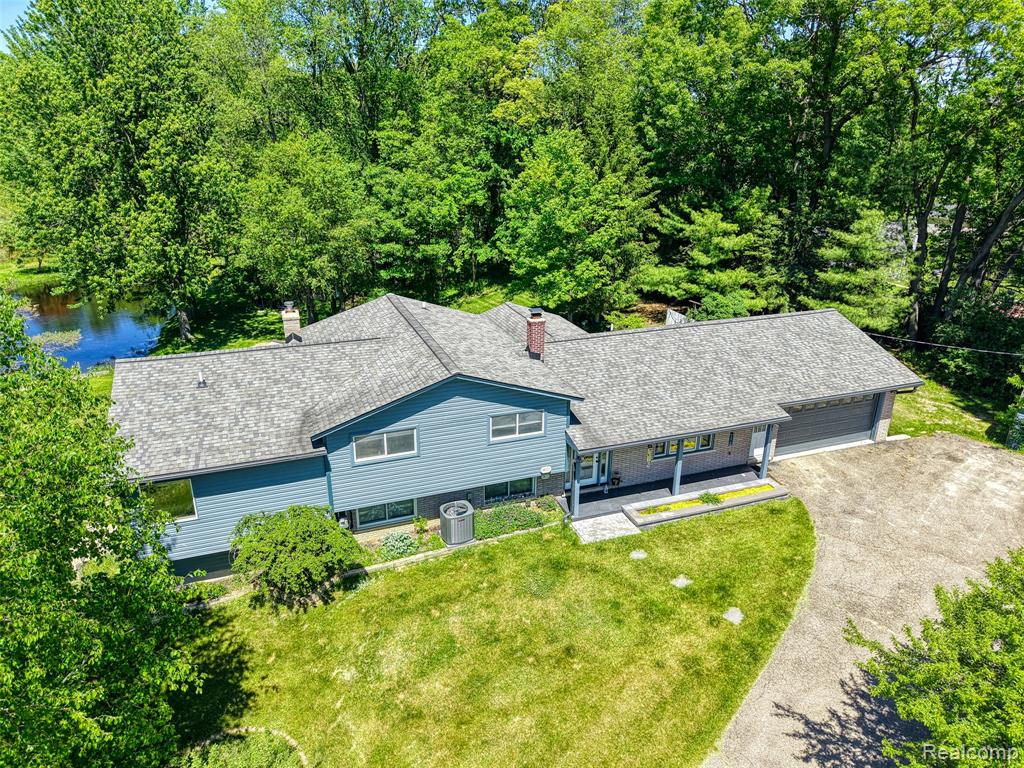 940 Rowland Road, Leonard, MI 48367 — Photo 2