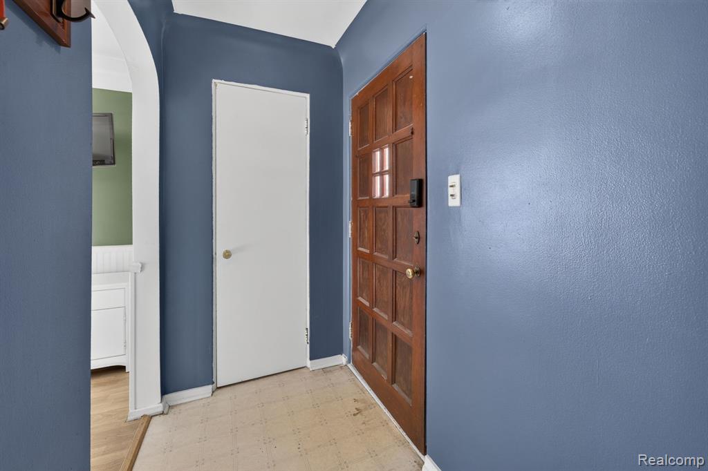 7077 Frances Road, Flushing, MI 48433 — Photo 30