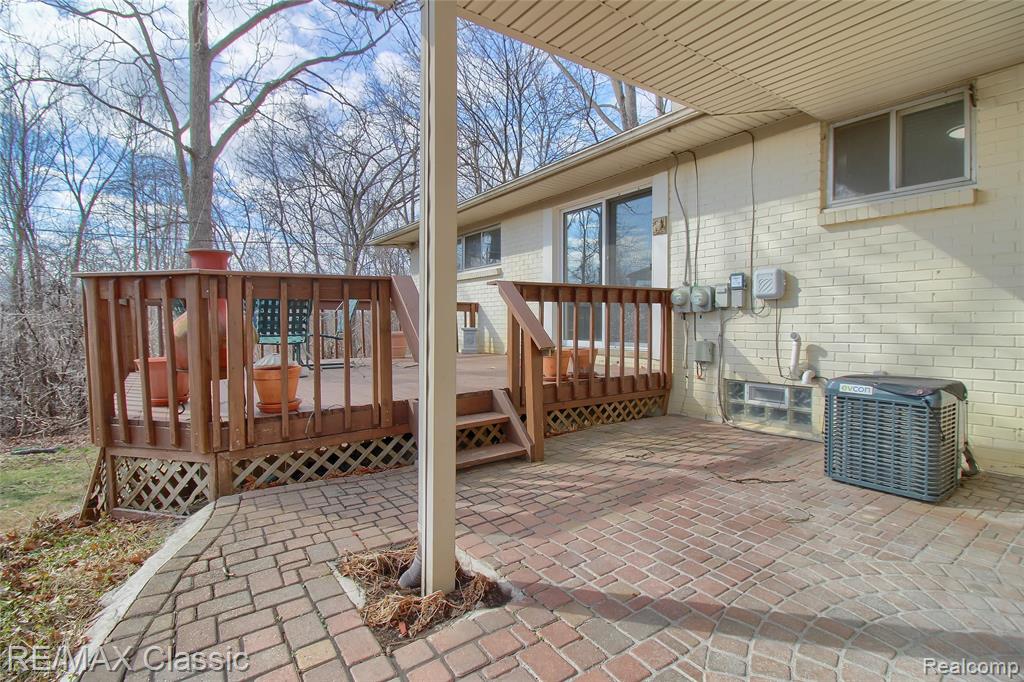 5155 Daron Lane, West Bloomfield, MI 48324 — Photo 25