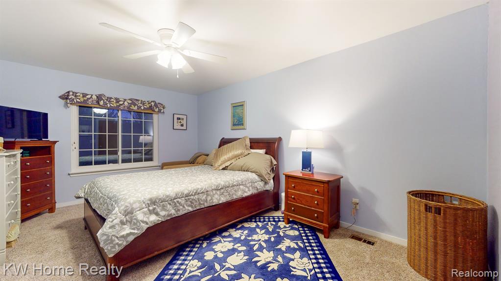 606 WINWOOD Circle, Walled Lake, MI 48390 — Photo 17