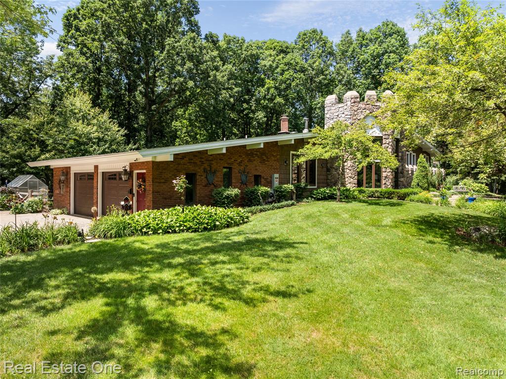 5336 Kensington Road, Brighton, MI 48114 — Photo 2