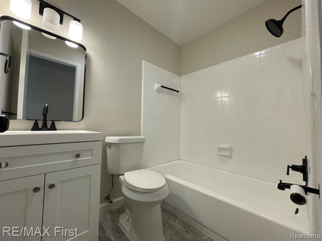 48065 Fuller Road, Chesterfield, MI — Photo 11
